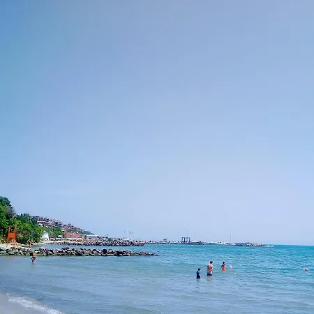 Private Apartament Sea View Апартамент